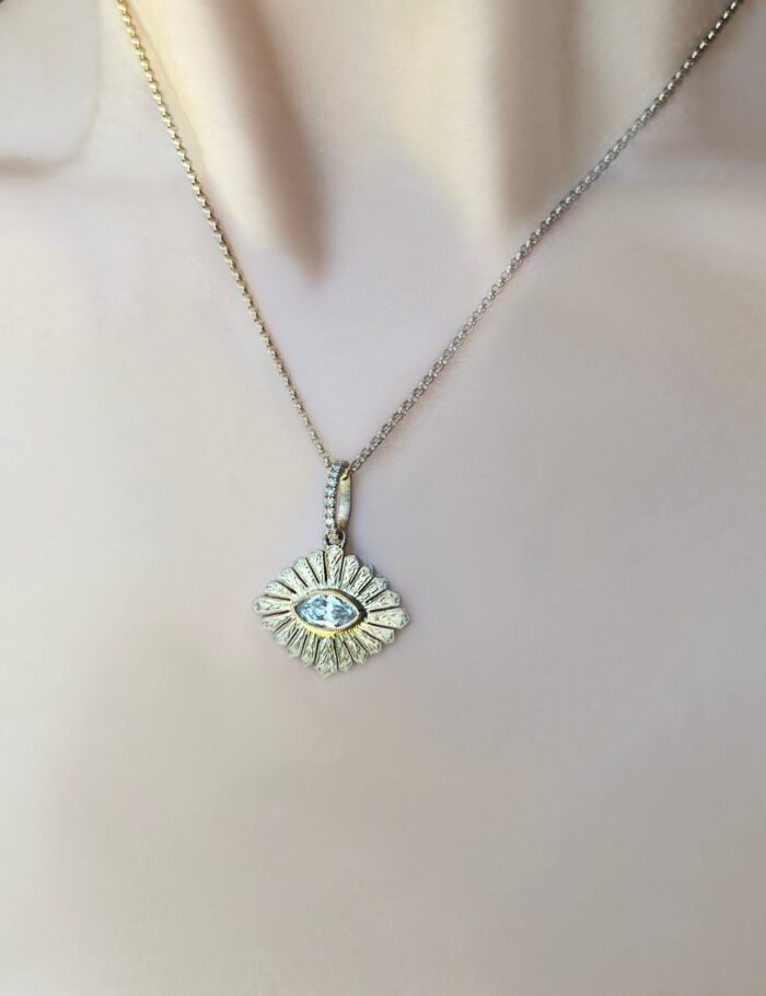 GabrieleDiamondEyeonBabyRoloA.jpg GabrieleDiamondEyeonBabyRoloA.jpg